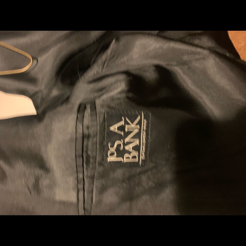 Men’s Suit - Picture 3 of 4